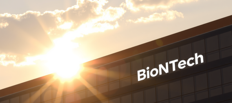 BioNTech-Zentrale im Sonnenuntergang